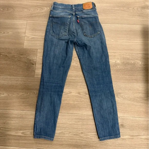 Levi's Women's Mile High Super Skinny Jeans. Size 24. Gently used. - Picture 4 of 5